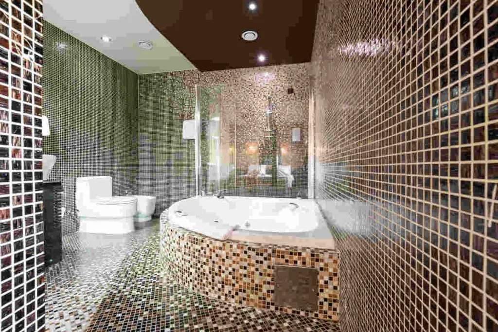 How to Feng Shui Your Bathroom . Modern bathroom with jacuzzi tub