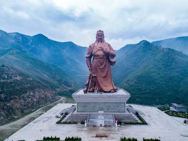 Giant statue of ancient Chinese general Guan Yu in Yuncheng city