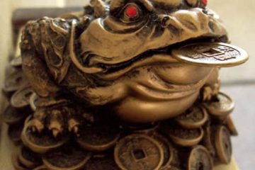 The three-legged money frog statue is one of the most popular Feng Shui cures or enhancers that is especially associated with fortune and wealth. The statue is based on a mythical three-legged frog that, according to Chinese folklore, appears every full moon near houses or businesses that will soon receive good fortune.