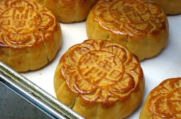 Mid-autumn Festival (September/October)