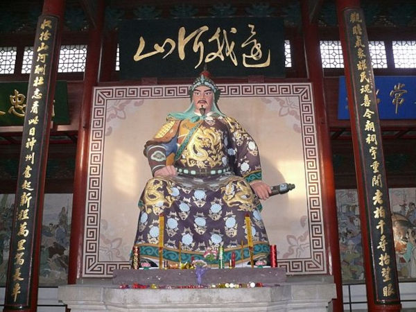 Statue of Yue Fei in Hangzhou (Yue Fei Temple)